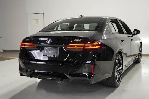 2025 BMW 530 i