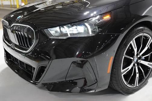 2025 BMW 530 i