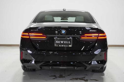 2025 BMW 530 i