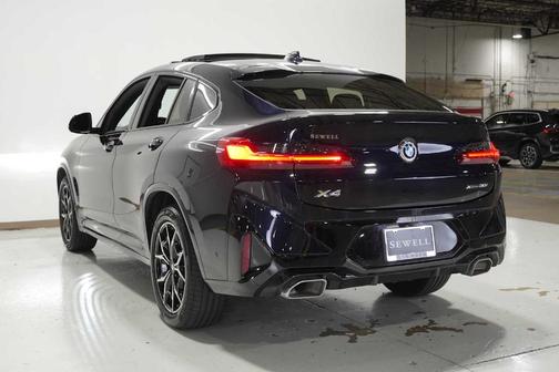 2023 BMW X4 xDrive30i