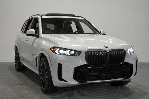 Mineral White Metallic 2025 BMW X5 xDrive40i