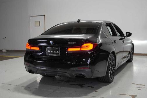2021 BMW 530 i