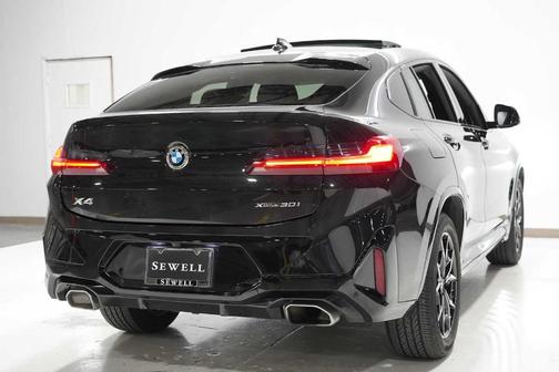 2025 BMW X4 xDrive30i