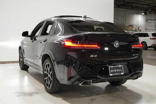2025 BMW X4 xDrive30i