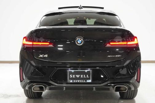 2025 BMW X4 xDrive30i