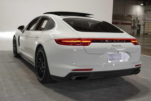 2018 Porsche Panamera 4