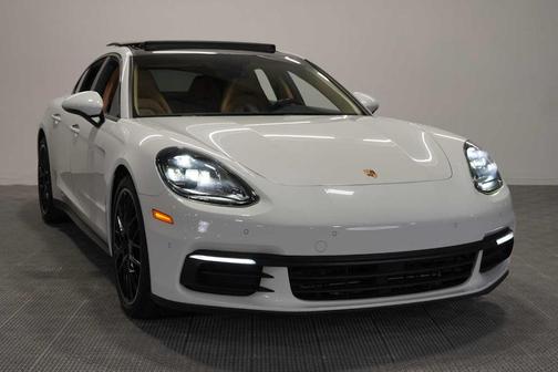 2018 Porsche Panamera 4