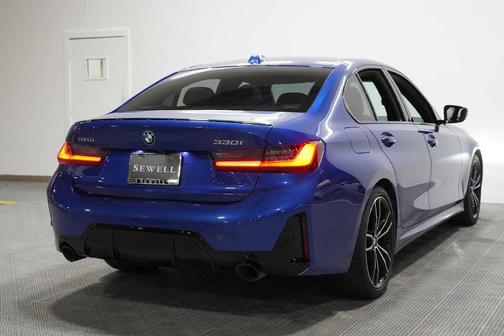 Portimao Blue Metallic 2024 BMW 330 i