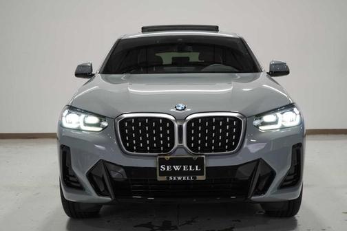 2025 BMW X4 xDrive30i