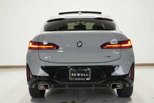 2025 BMW X4 xDrive30i