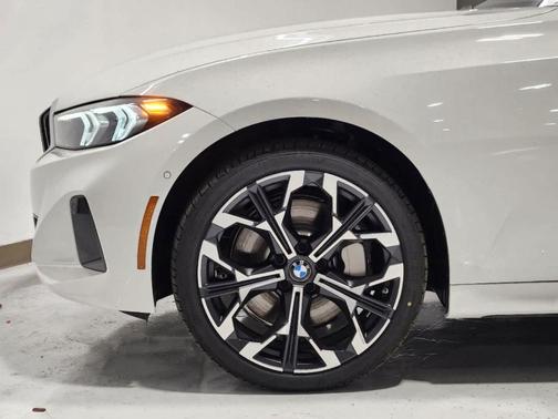 2025 BMW 330 i xDrive