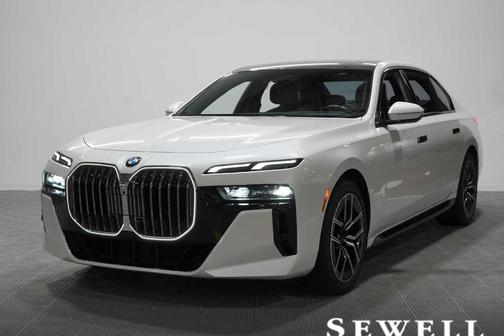 Mineral White Metallic 2023 BMW 740 i