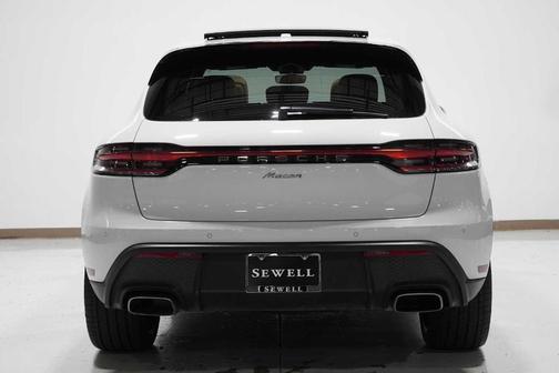 2022 Porsche Macan Base