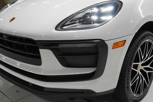 2022 Porsche Macan Base