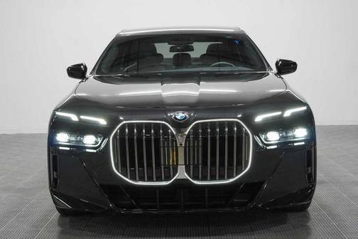 Black Sapphire Metallic 2025 BMW 740 i xDrive