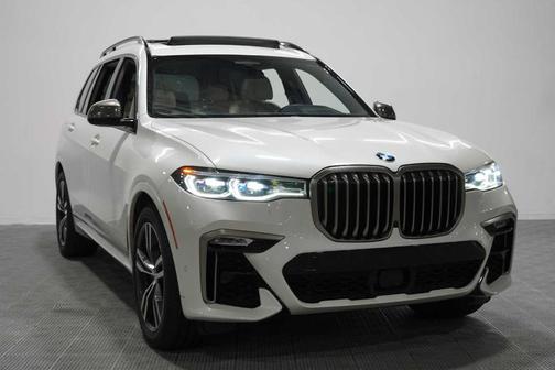 Mineral White Metallic 2022 BMW X7 M50i
