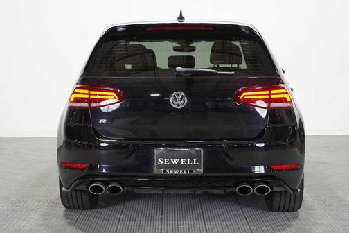 2019 Volkswagen Golf R 2.0T w/DCC & Navigation