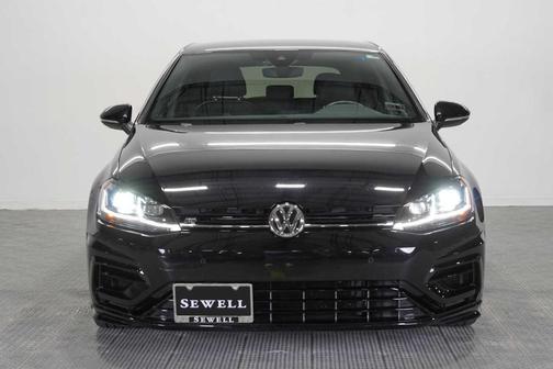 2019 Volkswagen Golf R 2.0T w/DCC & Navigation
