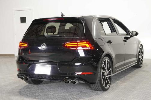 2019 Volkswagen Golf R 2.0T w/DCC & Navigation