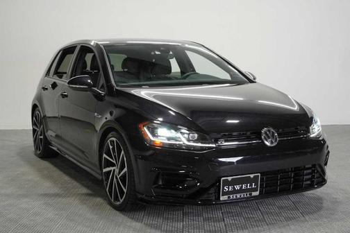 2019 Volkswagen Golf R 2.0T w/DCC & Navigation
