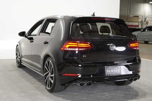 2019 Volkswagen Golf R 2.0T w/DCC & Navigation
