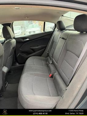 Gray 2017 Chevrolet Cruze LT