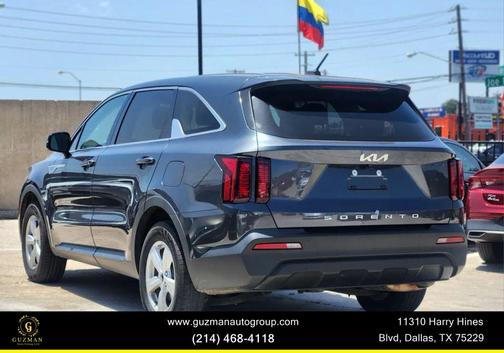 2022 Kia Sorento LX