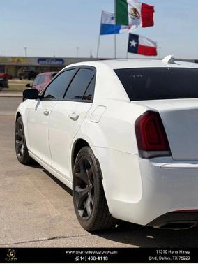 2022 Chrysler 300 Touring