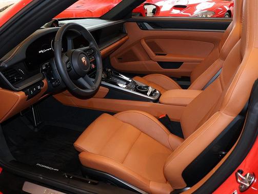 2025 Porsche 911 Carrera