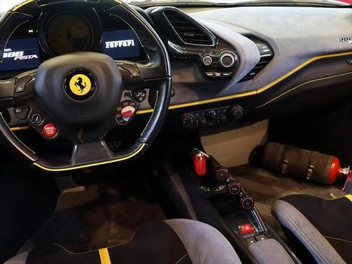 2020 Ferrari 488 Pista Base
