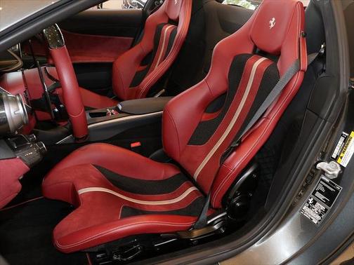 2021 Ferrari 812 GTS Base