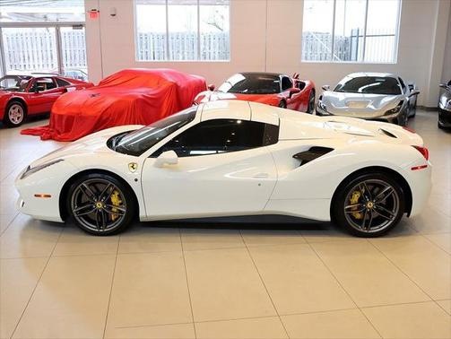 2019 Ferrari 488 Spider Base