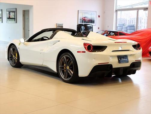 2019 Ferrari 488 Spider Base