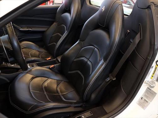 2019 Ferrari 488 Spider Base