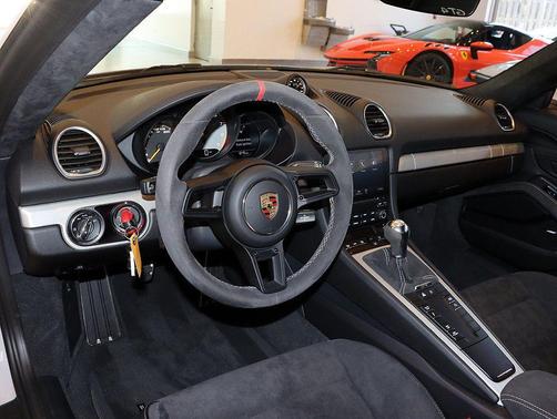 2020 Porsche 718 Cayman GT4