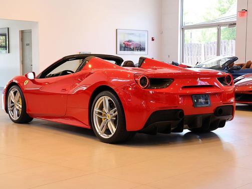 Rosso Corsa 2017 Ferrari 488 Spider Base
