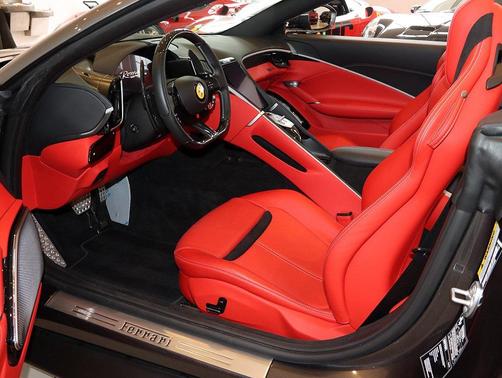 2024 Ferrari Roma Spider Base