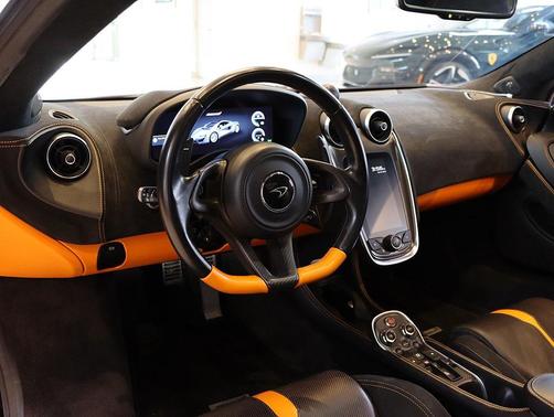 2017 McLaren 570GT Base