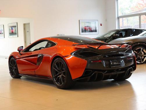 2017 McLaren 570GT Base