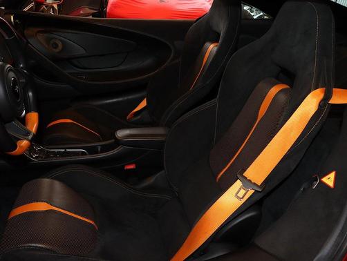 2017 McLaren 570GT Base