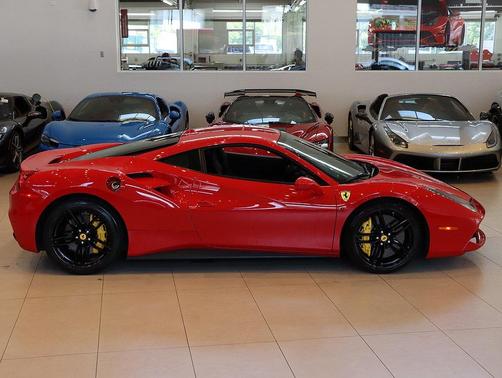 2016 Ferrari 488 GTB Base