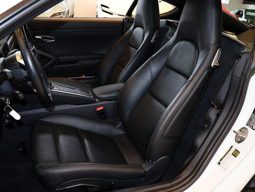 2021 Porsche 718 Cayman T