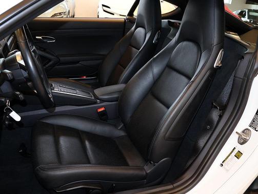 2021 Porsche 718 Cayman T