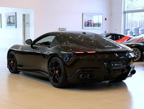 2022 Ferrari Roma Base