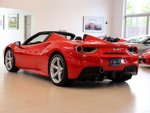 Rosso Corsa 2018 Ferrari 488 Spider Base