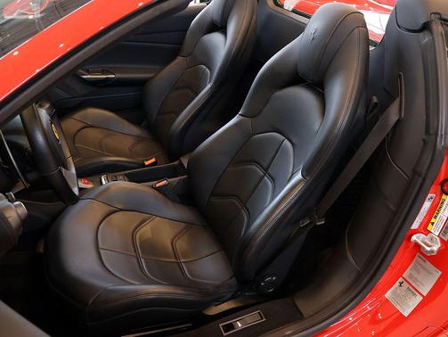 Rosso Corsa 2018 Ferrari 488 Spider Base
