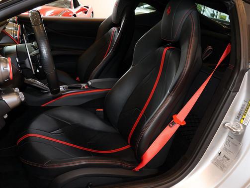 Argento Nurburgring Metallic 2019 Ferrari 812 Superfast Base