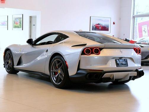 Argento Nurburgring Metallic 2019 Ferrari 812 Superfast Base