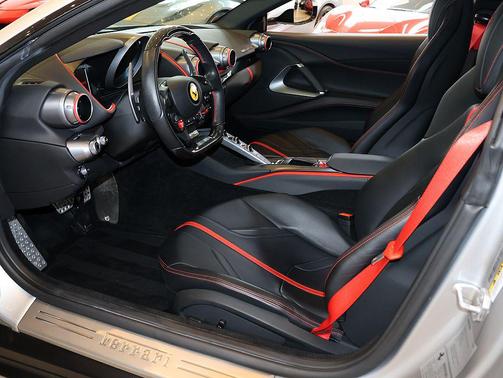 Argento Nurburgring Metallic 2019 Ferrari 812 Superfast Base