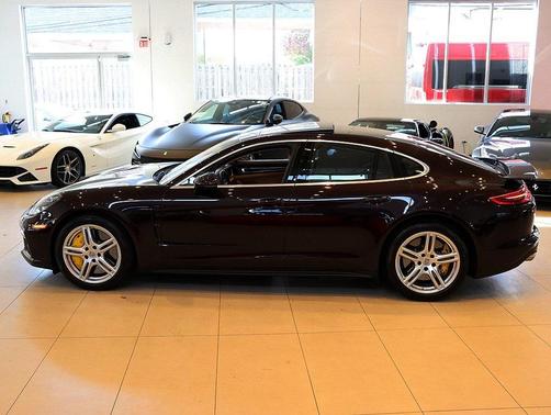 2020 Porsche Panamera Turbo